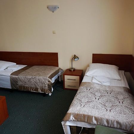 Hotel Pod Szczesliwa Gwiazda à Cekanowo Extérieur photo