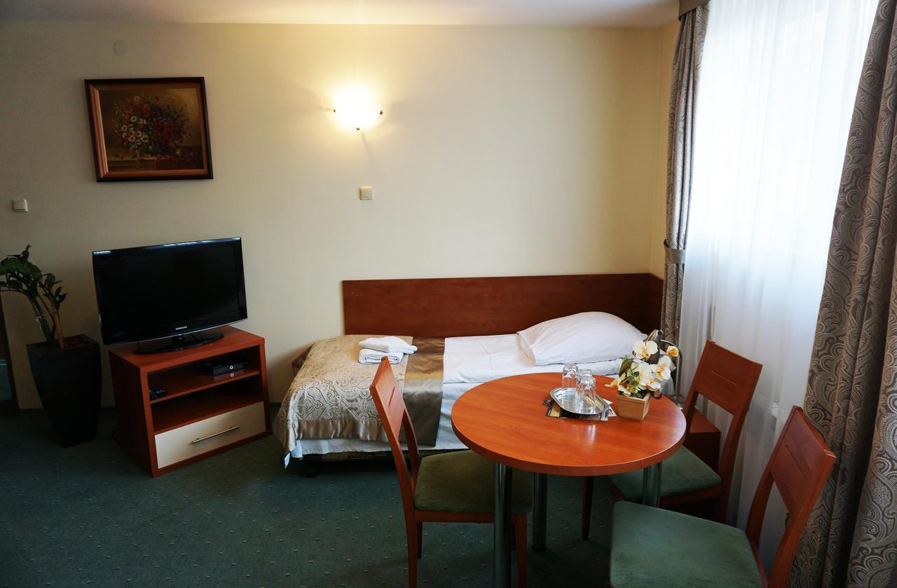 Hotel Pod Szczesliwa Gwiazda à Cekanowo Extérieur photo