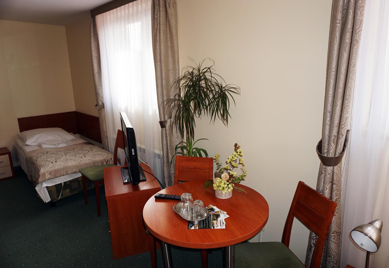 Hotel Pod Szczesliwa Gwiazda à Cekanowo Extérieur photo