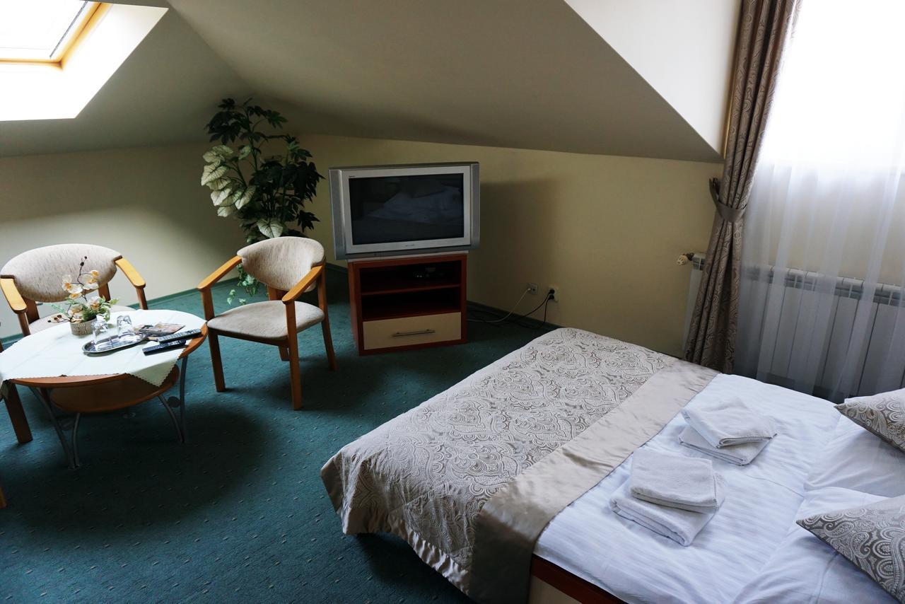 Hotel Pod Szczesliwa Gwiazda à Cekanowo Extérieur photo