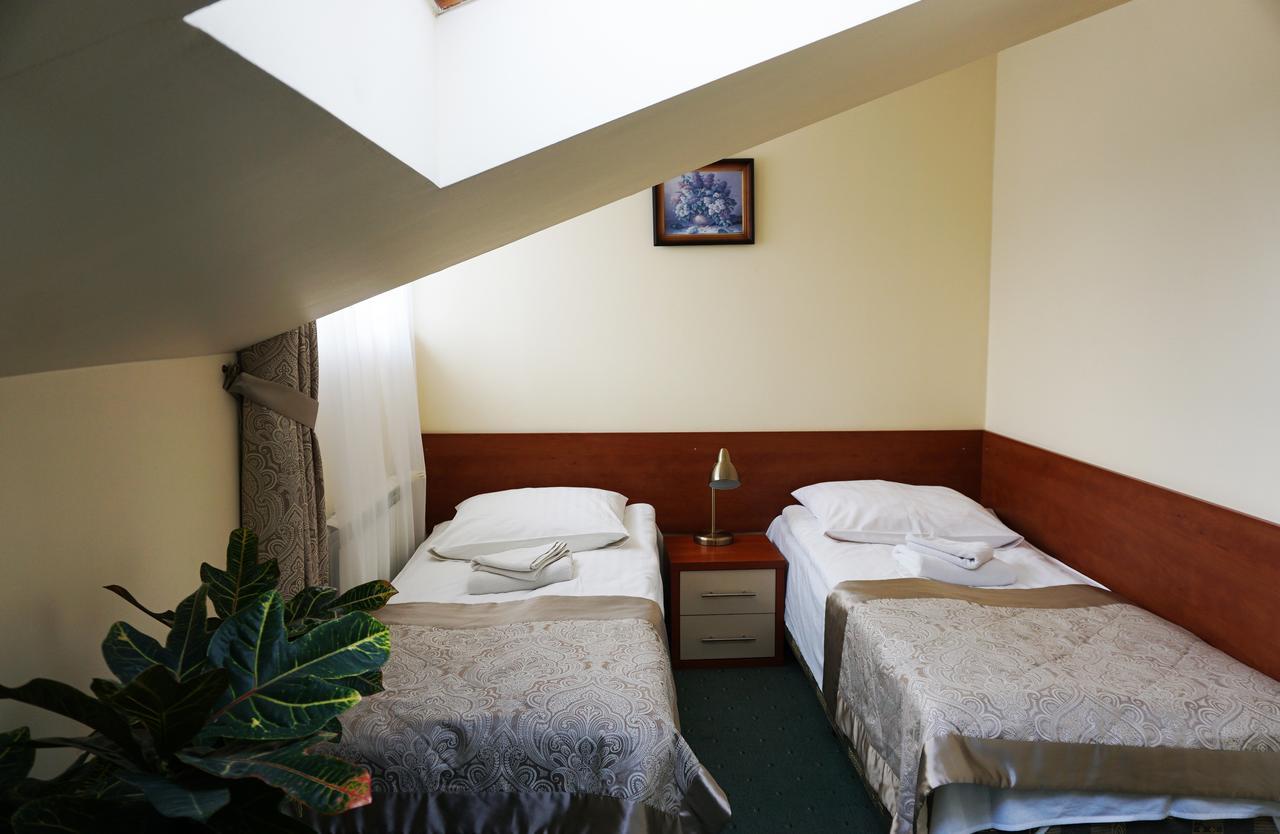 Hotel Pod Szczesliwa Gwiazda à Cekanowo Extérieur photo