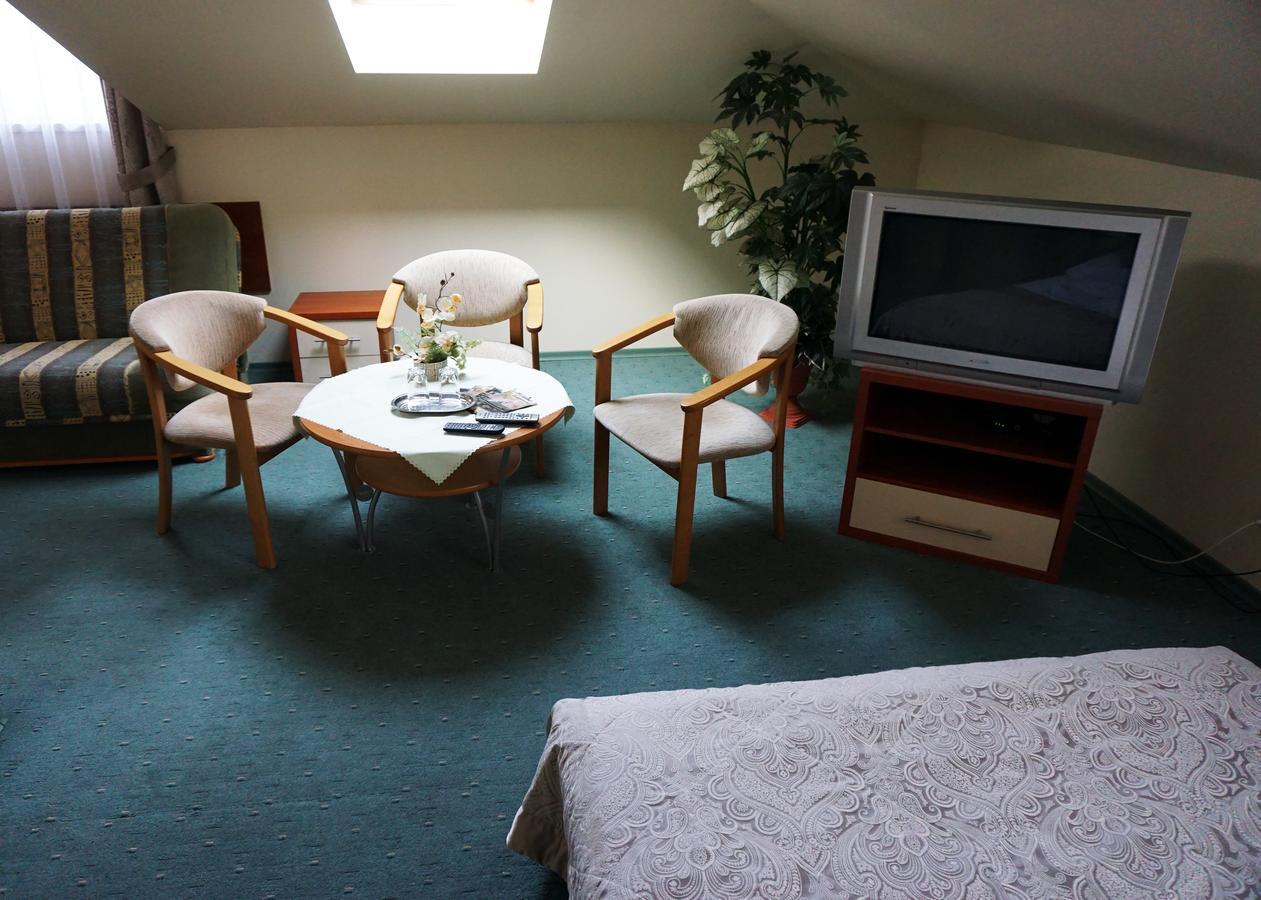 Hotel Pod Szczesliwa Gwiazda à Cekanowo Extérieur photo