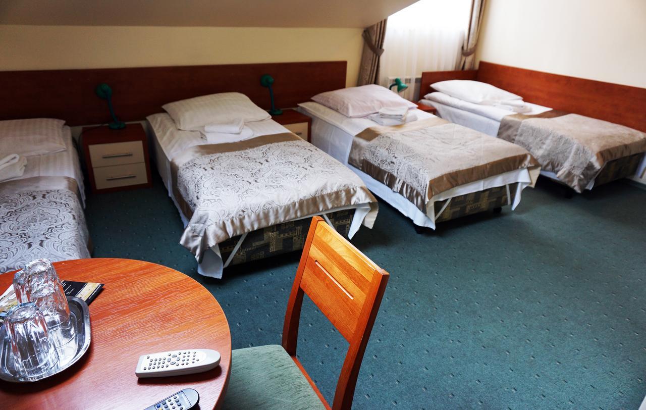 Hotel Pod Szczesliwa Gwiazda à Cekanowo Extérieur photo