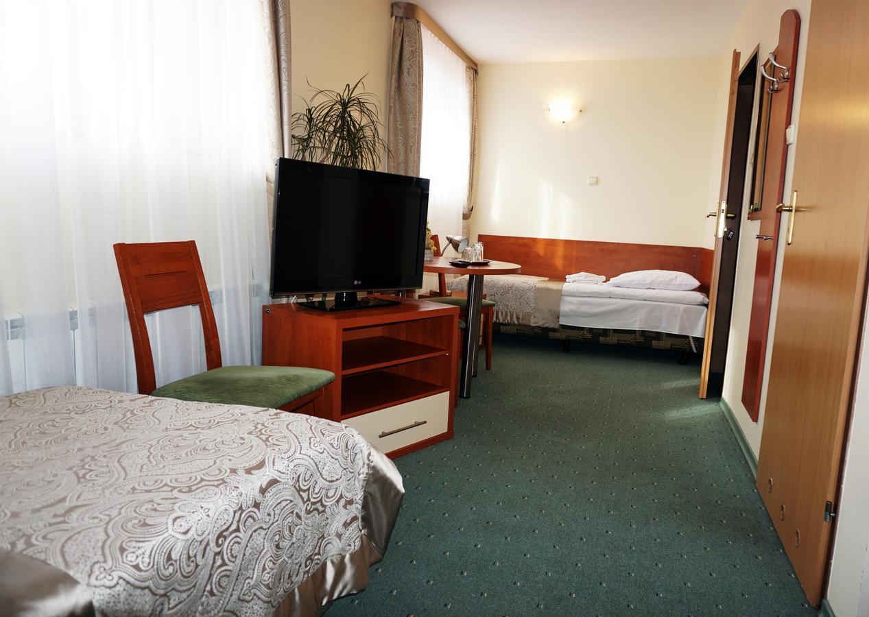 Hotel Pod Szczesliwa Gwiazda à Cekanowo Extérieur photo