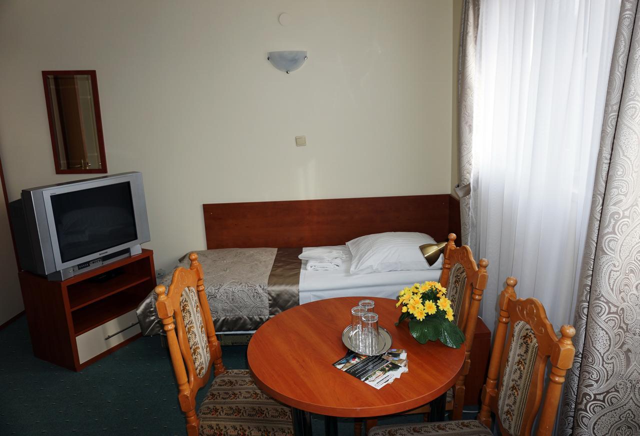 Hotel Pod Szczesliwa Gwiazda à Cekanowo Extérieur photo