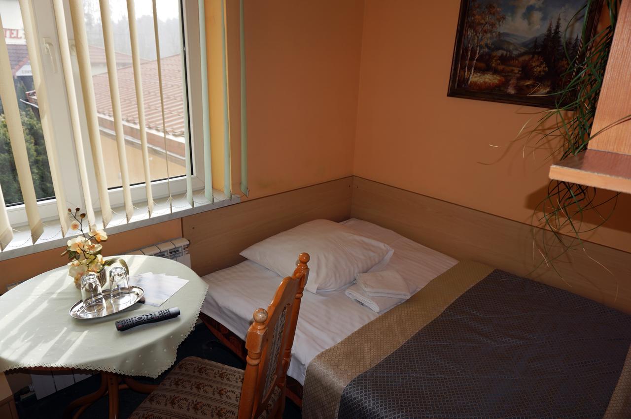 Hotel Pod Szczesliwa Gwiazda à Cekanowo Extérieur photo