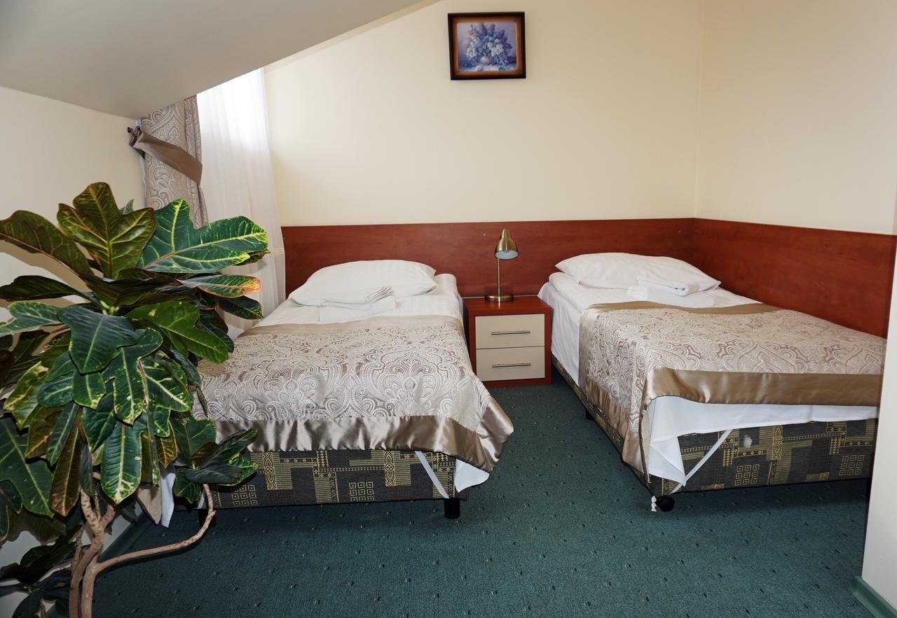 Hotel Pod Szczesliwa Gwiazda à Cekanowo Extérieur photo